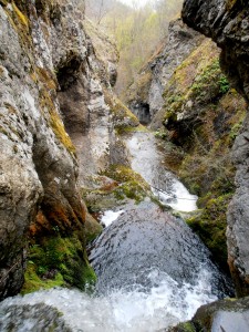 Водопад Казаните и Археологически парк тополница с. Чавдар @ село Чавдар